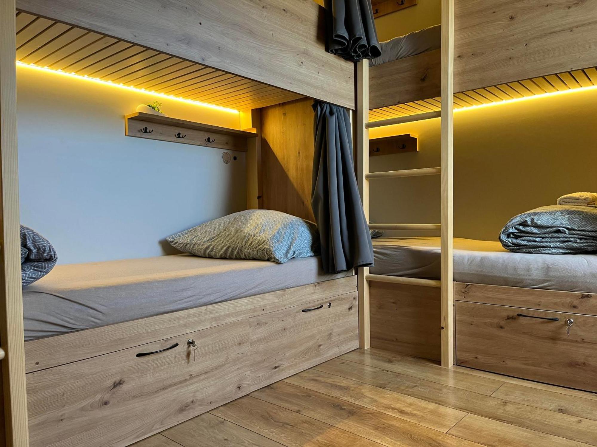 Sherpa'S Hostel High Tatras Štrbské Pleso Zewnętrze zdjęcie
